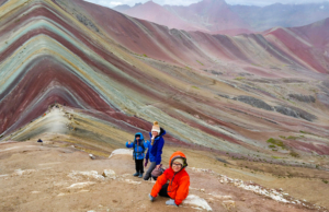 montaña vinicunca en familia