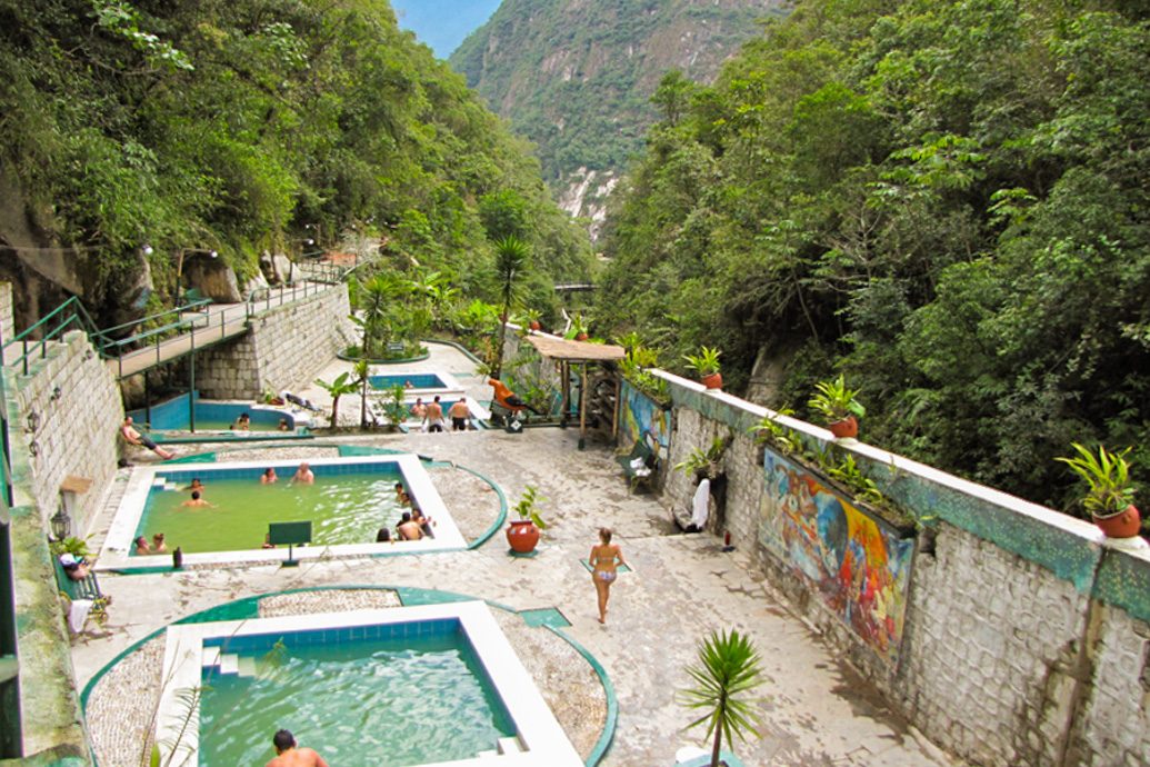 aguas calientes machu picchu